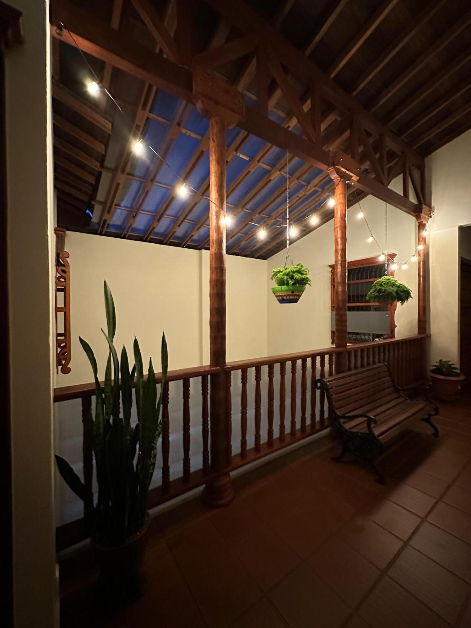 La Casa De Las Flores Hostal Jardín Kültér fotó